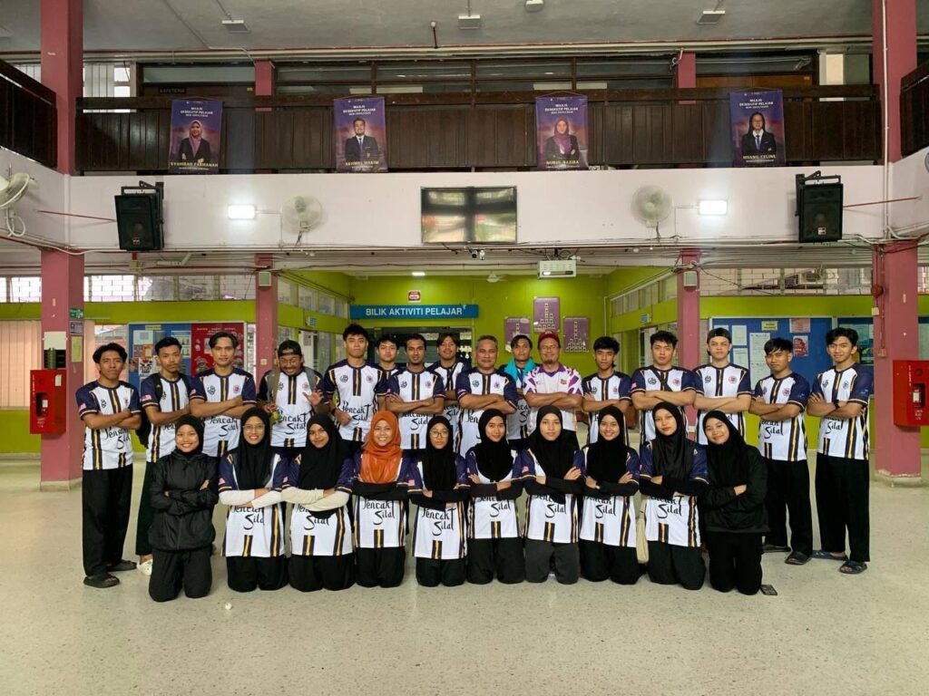 Pasukan Silat Ukm Sasar Tiga Emas Di Kejohanan Kebangsaan Tangkak image
